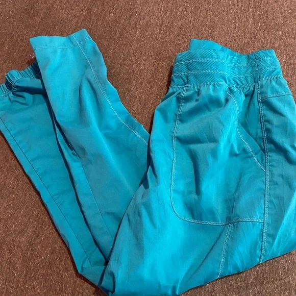 SCRUBS - Picture 15 of 16